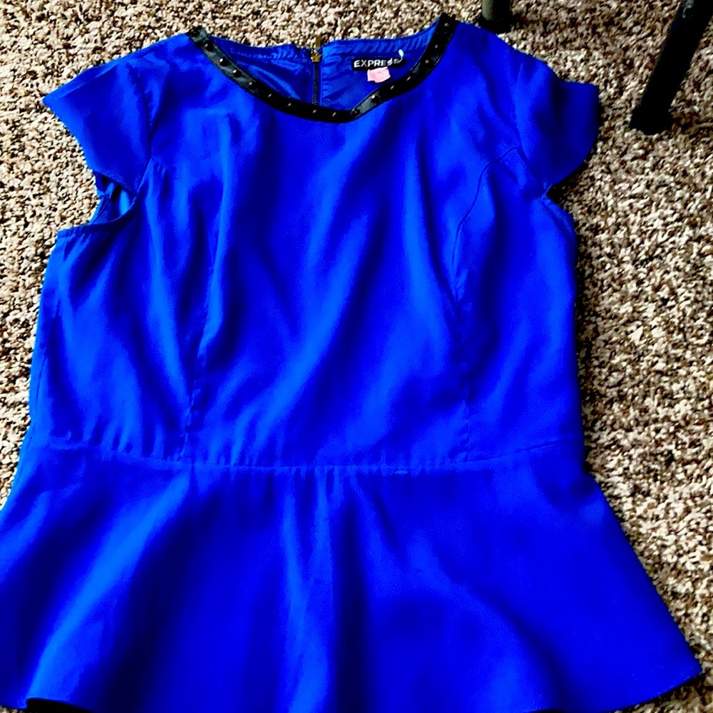 Top w leather collar